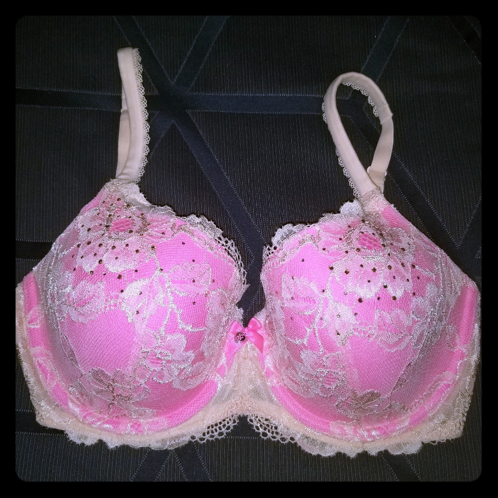 Victoria's Secret Body by Victoria Bra